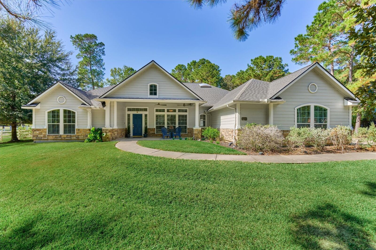 Property Photo: 33203 E Border Oak Court TX 77354