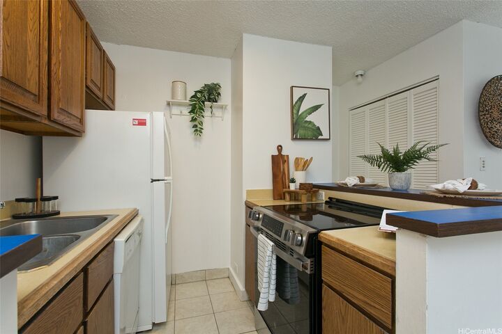 Property Photo: 1535 Pensacola Street 205 HI 96822