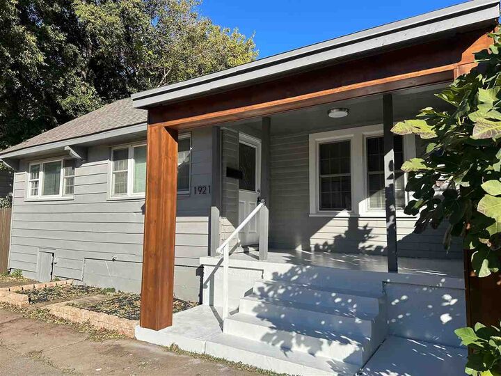 Property Photo:  1921 NW Oak Ave  OK 73507 