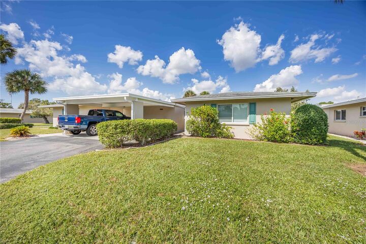 Property Photo:  85 Strathmore Boulevard  FL 34233