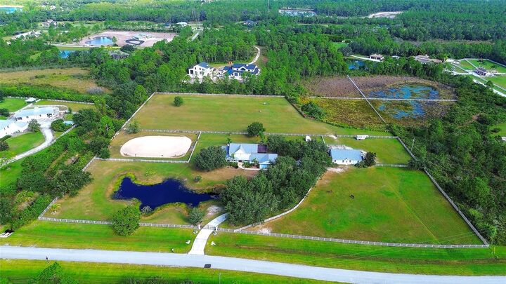 Property Photo:  20207 77th Avenue E  FL 34202