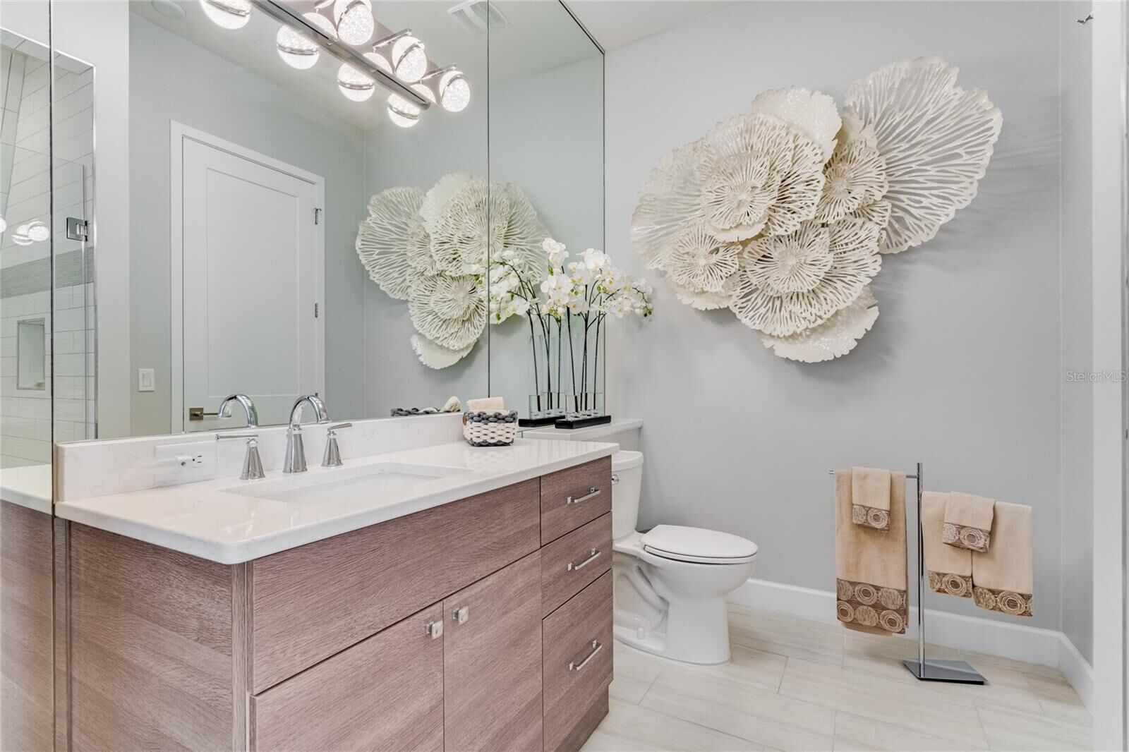 Property Photo:  133 S Park Avenue  FL 34787 