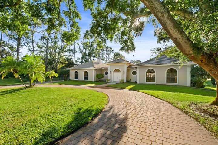 Property Photo: 2958 Marquesas Court FL 34786