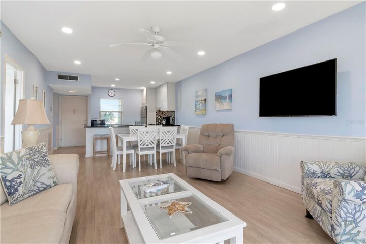 Property Photo:  4390 Exeter Drive 305  FL 34228 