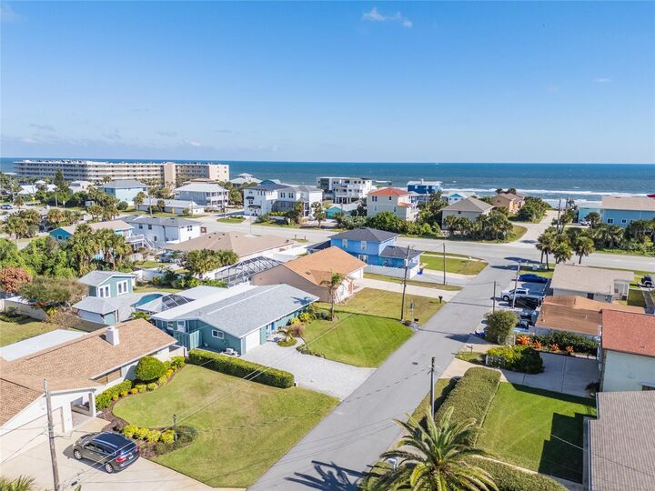 Property Photo: 838 E 17th Avenue FL 32169