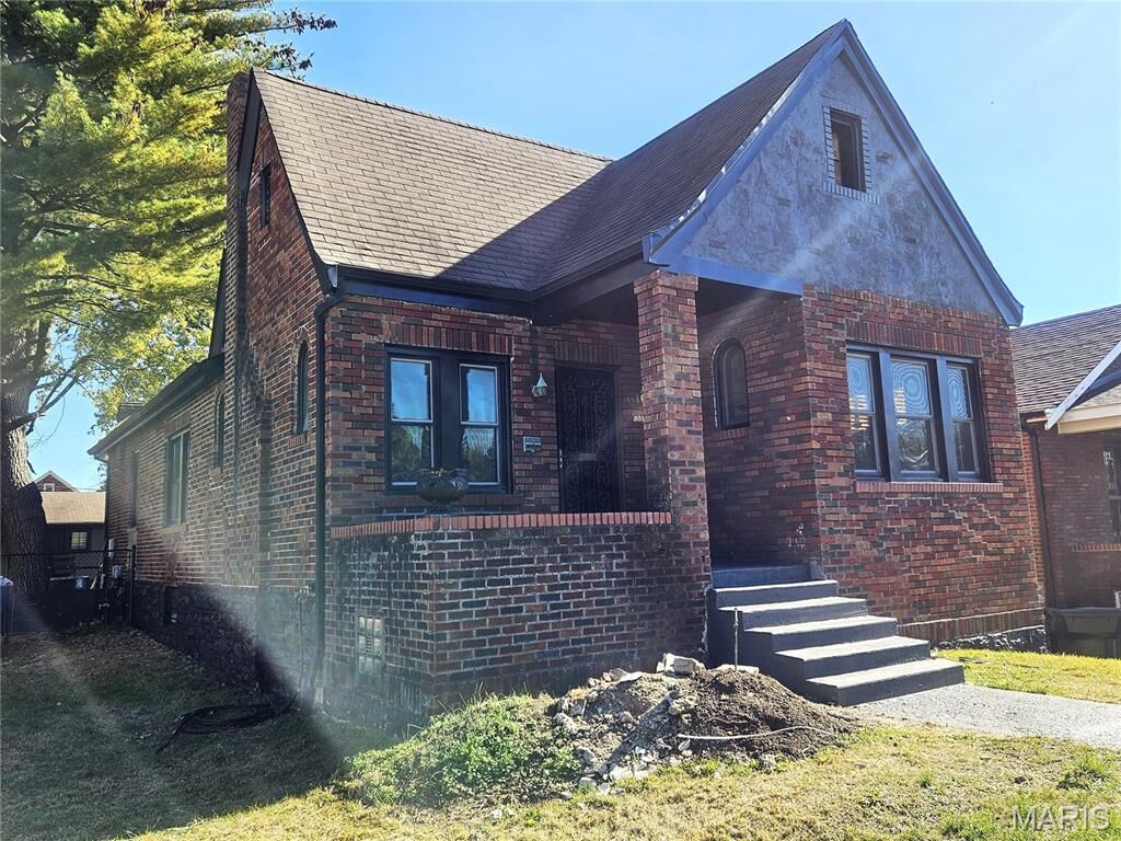 Property Photo: 8578 Drury Lane MO 63147