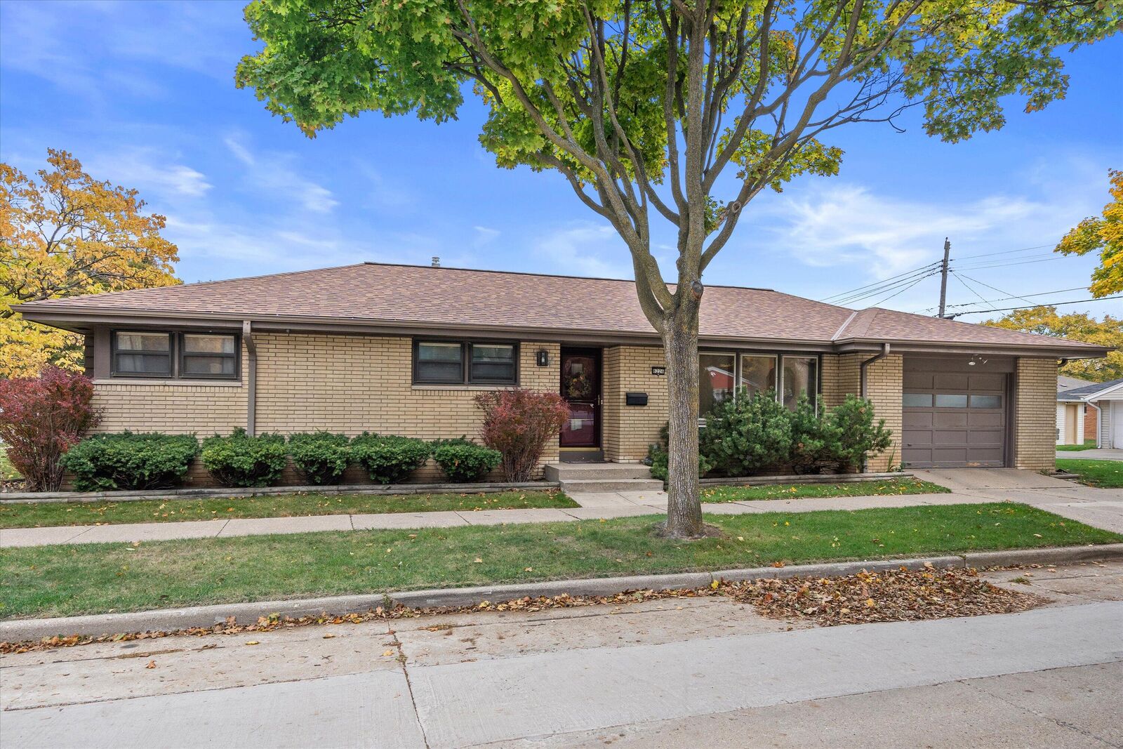 Property Photo: 8226 W Fiebrantz Ave WI 53222