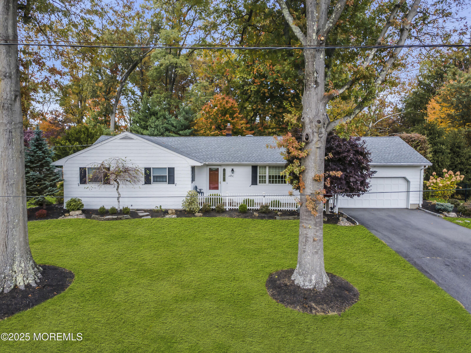 Property Photo:  8 Mary Ellen Drive  NJ 08820 