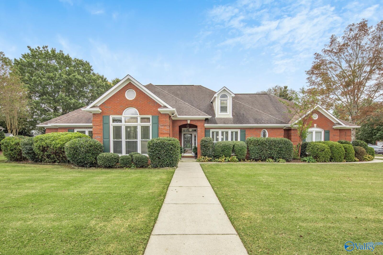 Property Photo: 2734 Deford Mill Road SE AL 35763