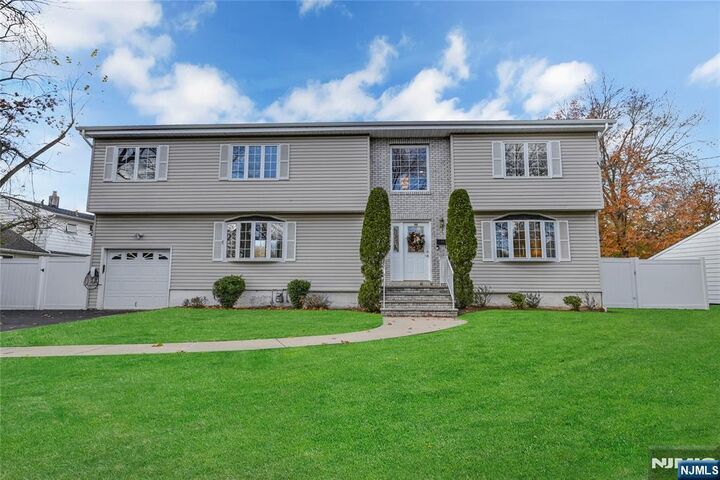 Property Photo:  165 Mohawk Drive  NJ 07661 