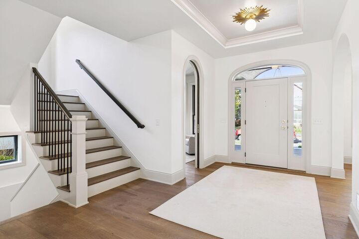 Property Photo: 1532 Lincoln Avenue MN 55105