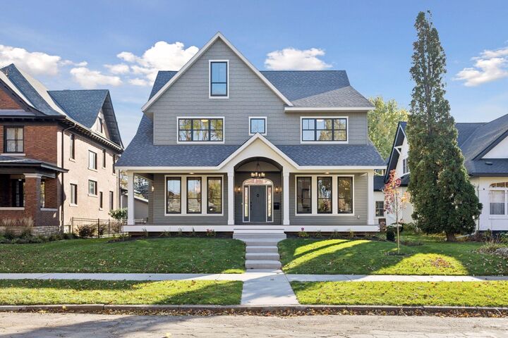 Property Photo:  1532 Lincoln Avenue  MN 55105 