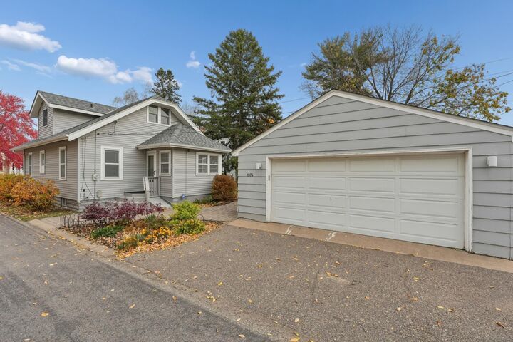 Property Photo: 1074 Hyacinth Avenue E MN 55106