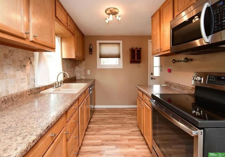 Property Photo:  2302 N 204 Street  NE 68022 