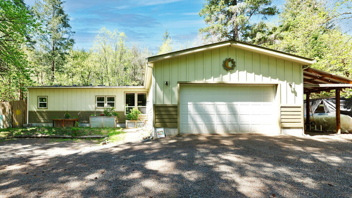 Property Photo: 52 Dodes Creek Road OR 97541