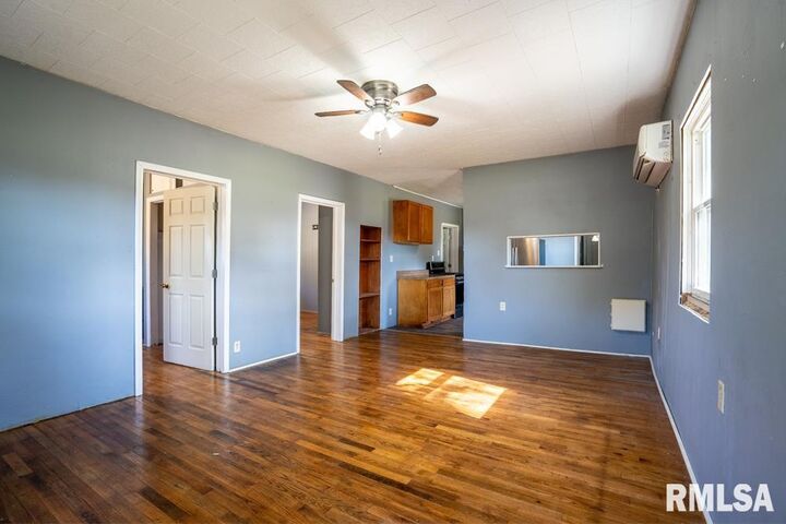 Property Photo:  1500 N 13th Street  IL 62948 