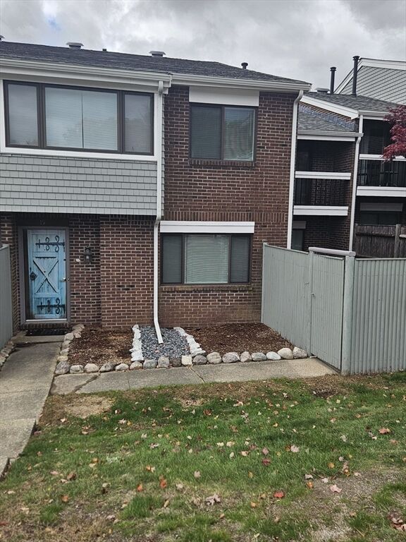 Property Photo: 19 Meadowood Drive 19 MA 02072