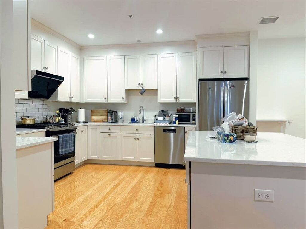Property Photo:  16 Taylor Dr 1010  MA 01867 