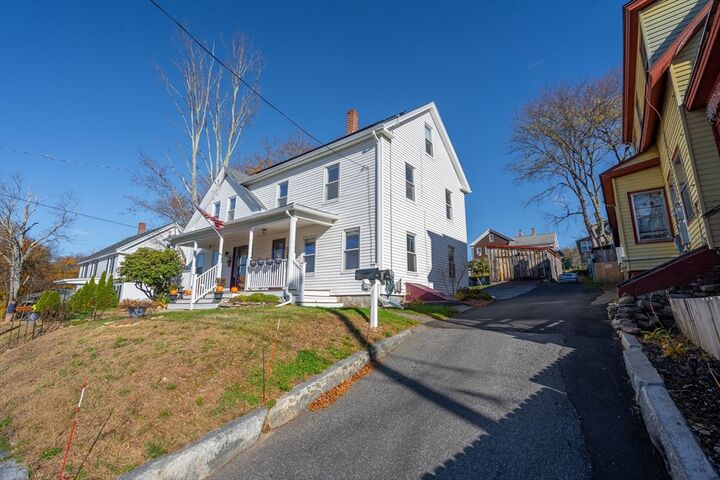 Property Photo:  33 High St  MA 01082 