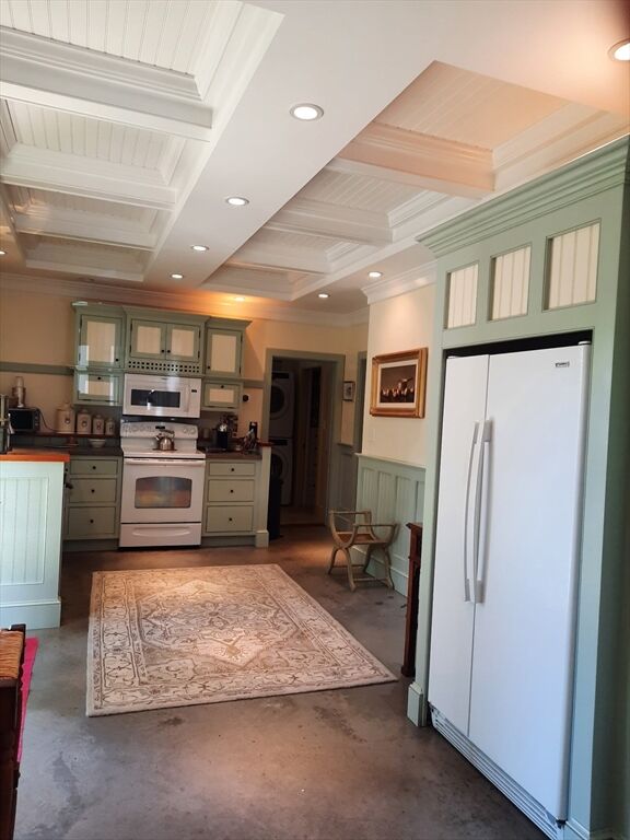 Property Photo: 22 Wapping Road Carriage Hs MA 02364