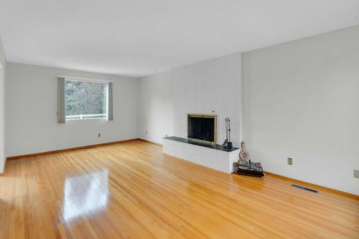 Property Photo:  2711 Crawford Road NW  AB T2L 1C9