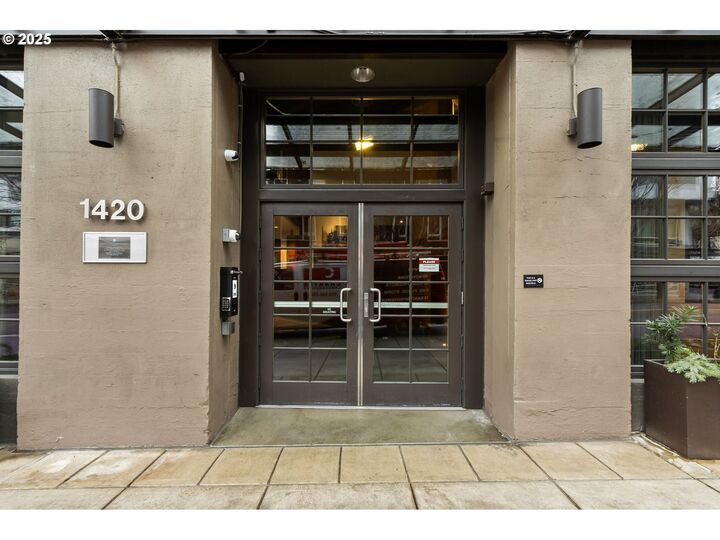 Property Photo: 1420 NW Lovejoy St 725 OR 97209