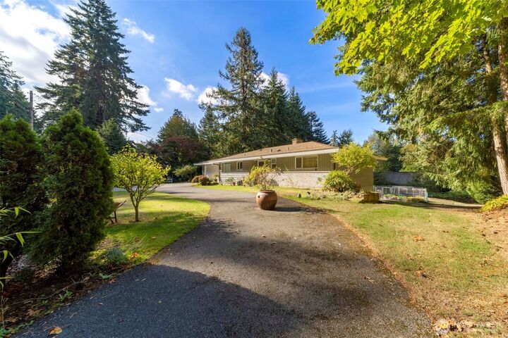 Property Photo:  5519  116th Avenue NE  WA 98033 