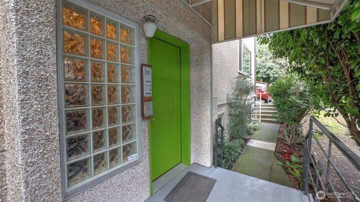 Property Photo: 418 Highland Drive 4 WA 98109