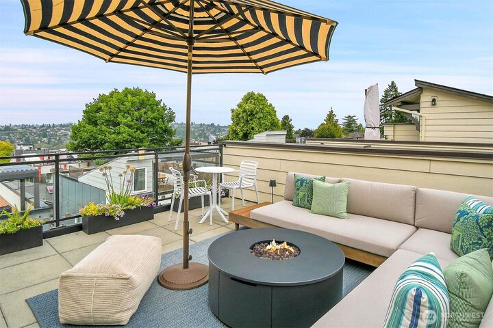 Property Photo:  2130  10th Street W 28  WA 98119 