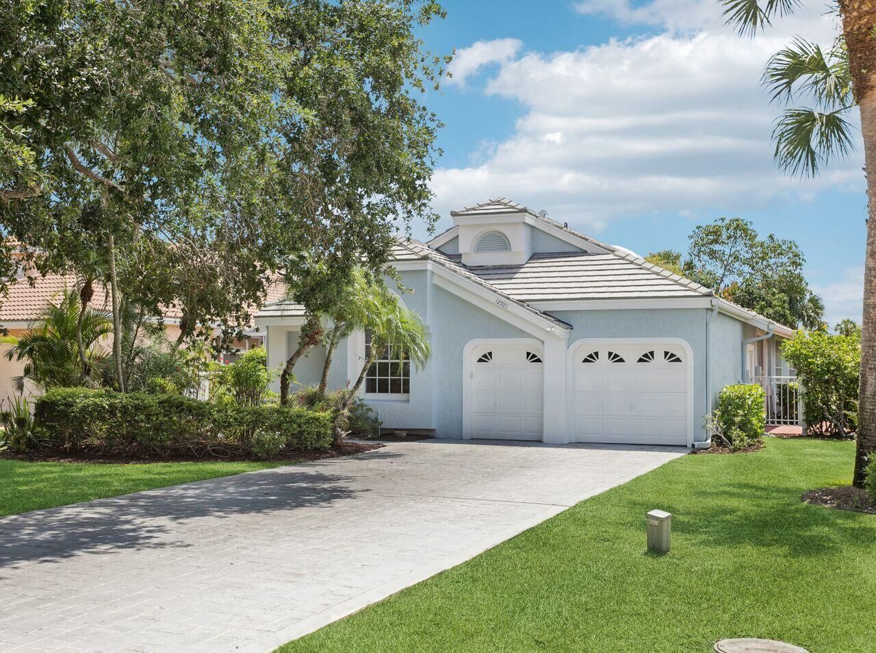 Property Photo:  12921 Oak Knoll Drive  FL 33418 
