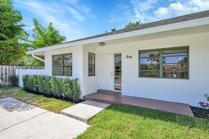Property Photo:  498 NE 42nd Street  FL 33431 