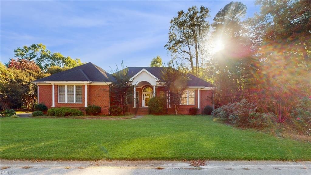 Property Photo: 118 Winterview Dr VA 23434