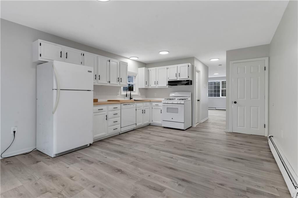 Property Photo:  105 Roosevelt Street  RI 02909 