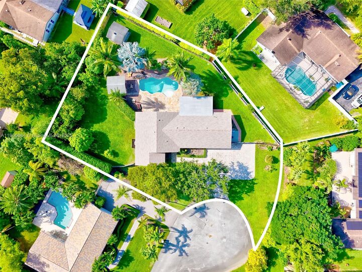 Property Photo: 11350 SW 127th St FL 33176