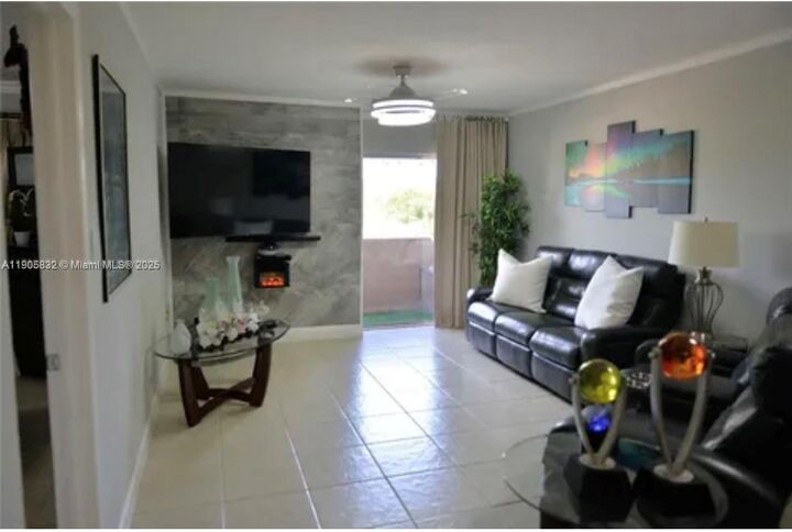 Property Photo: 10900 SW 104th St 314 FL 33176
