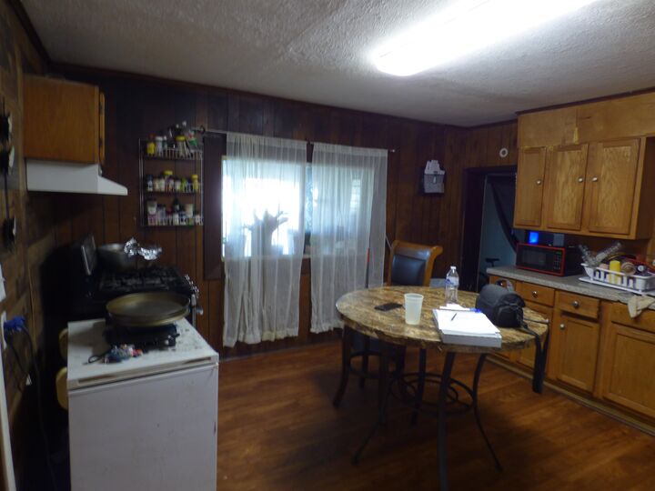 Property Photo: 711 Rein TX 77630