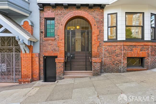 Property Photo:  951 Leavenworth Street  CA 94109