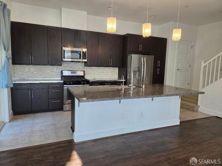 Property Photo:  2415 Stearman Court 7  CA 95132 