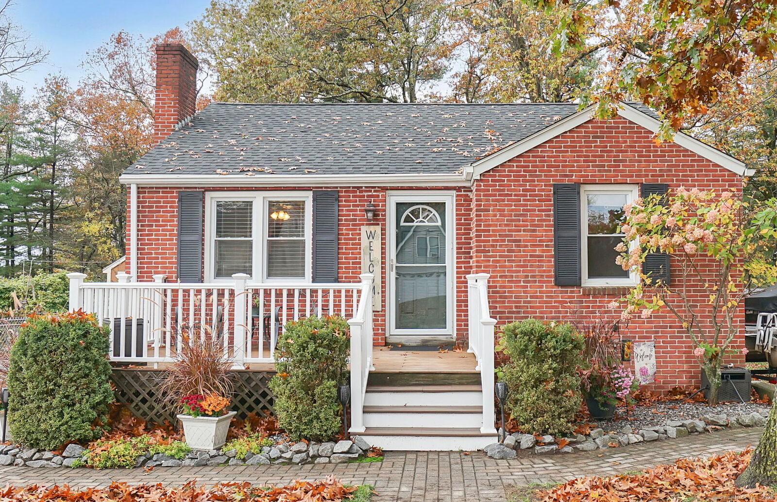 Property Photo:  6 Jondot Drive  CT 06082 