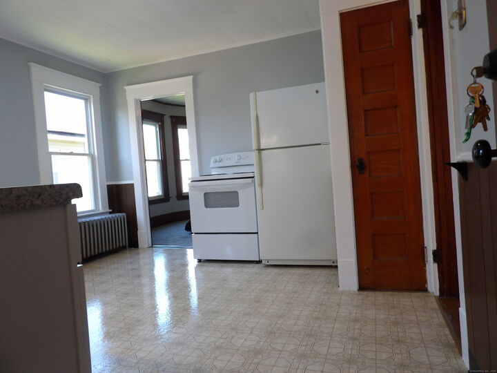 Property Photo:  172 Woodland Street 2  CT 06010 