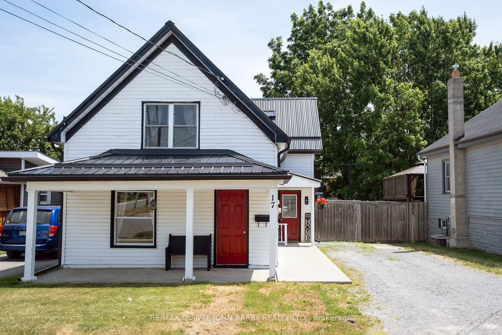 Property Photo:  17 James Street  ON K8V 2W8 