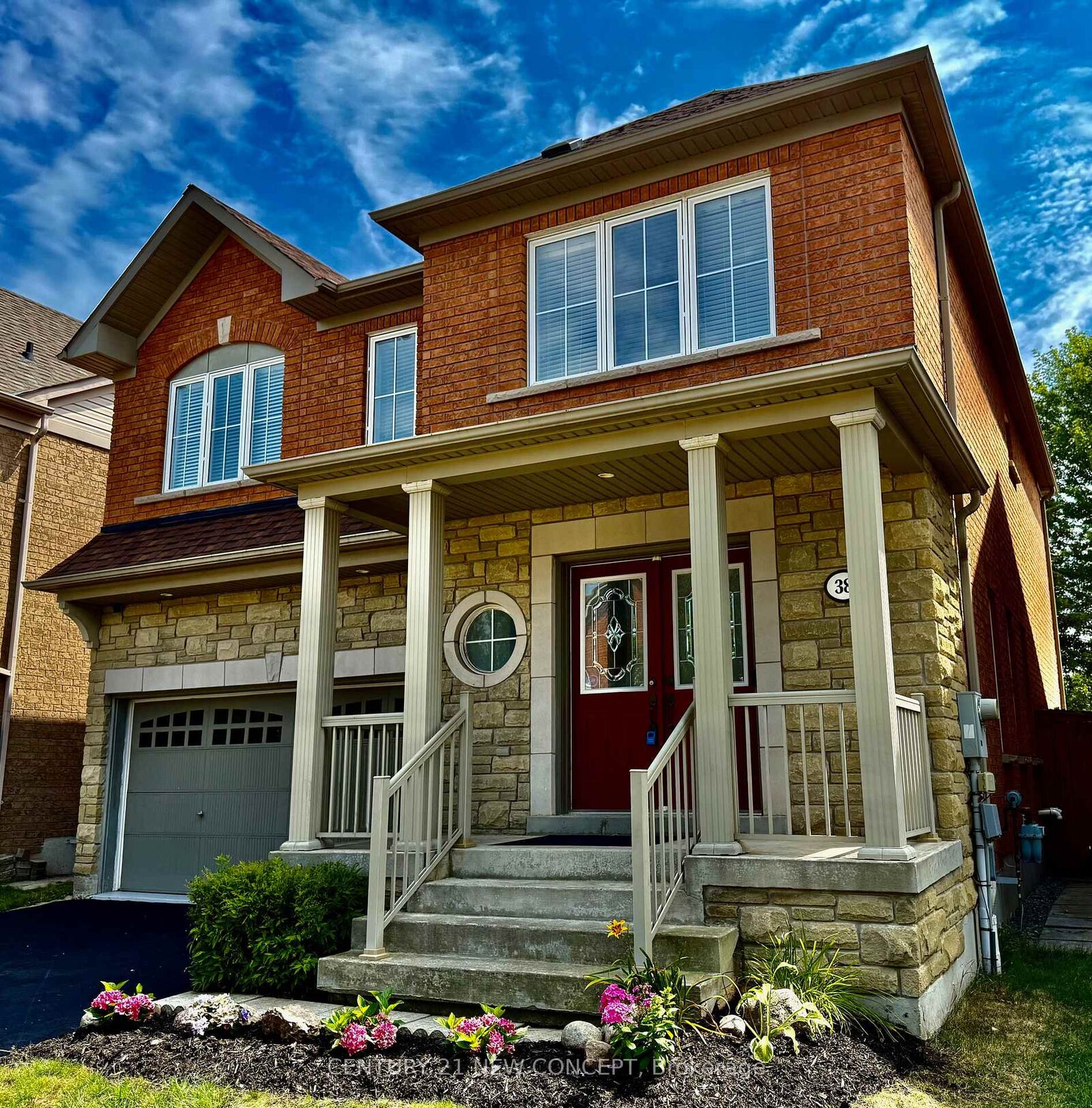 Photo de la propriété: 38 Ryder Crescent ON L1Z 1X9