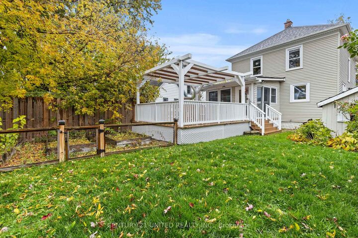 Photo de la propriété:  16 Locust Street  ON L3C 4J2