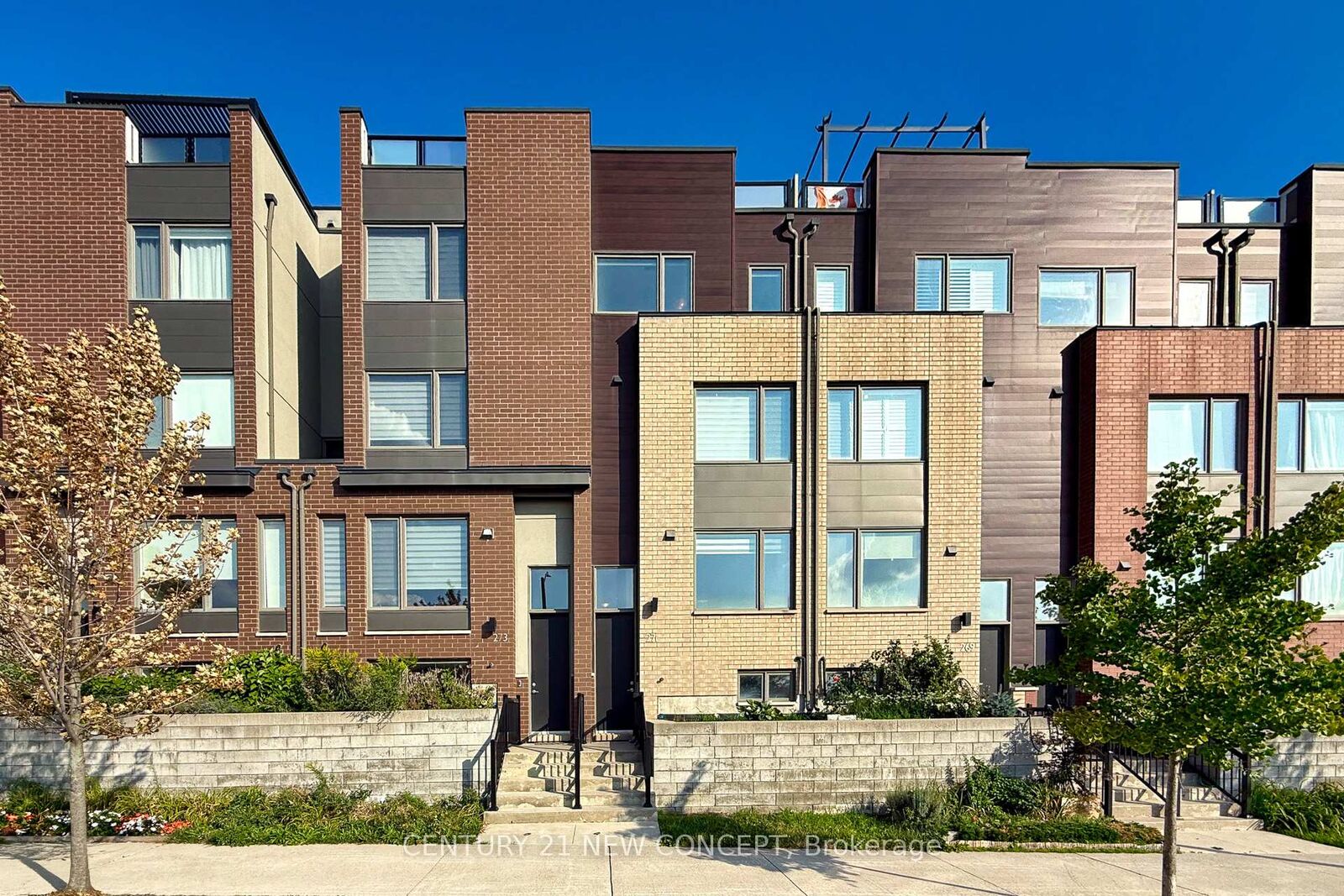 Photo de la propriété:  271 Downsview Park Boulevard  ON M3K 0B6 