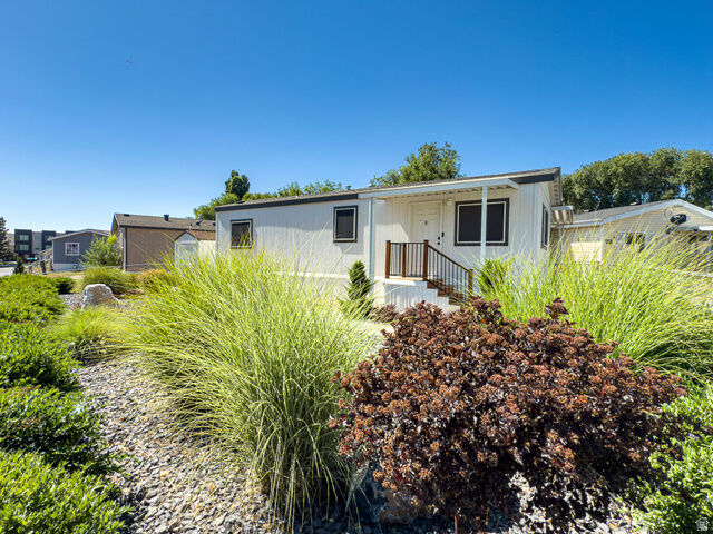 Property Photo: 141 Cushing Way UT 84041