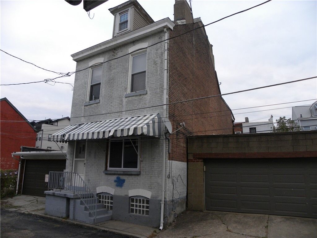 Property Photo: 222 Sapling Way PA 15224