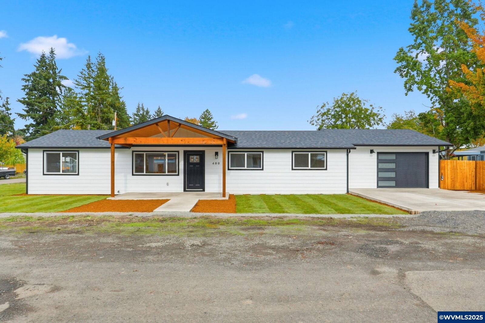 Property Photo: 400 Church St OR 97101