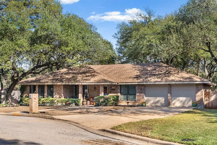 Property Photo:  6903 Treaty Oak Circle  TX 78749 