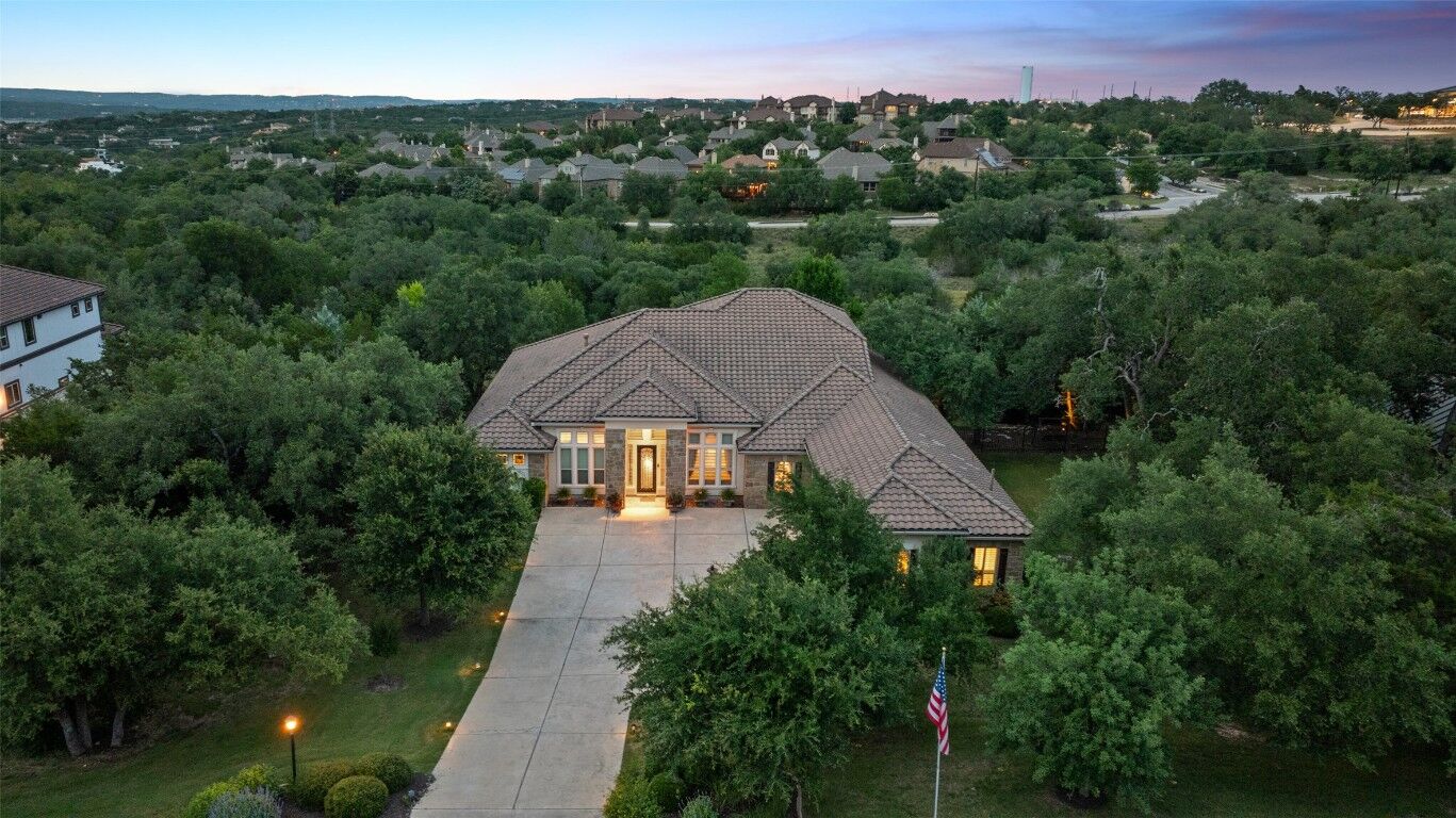 Property Photo: 407 Bella Montagna Circle TX 78734