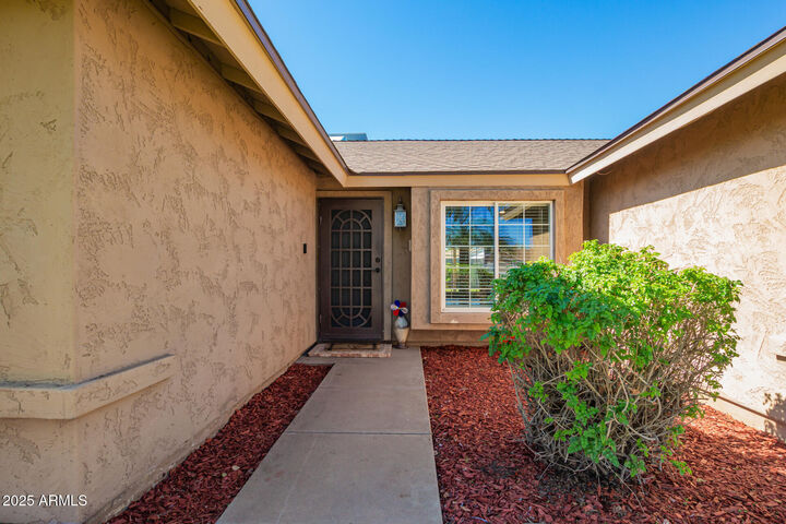 Property Photo: 936 N Birch Street AZ 85233